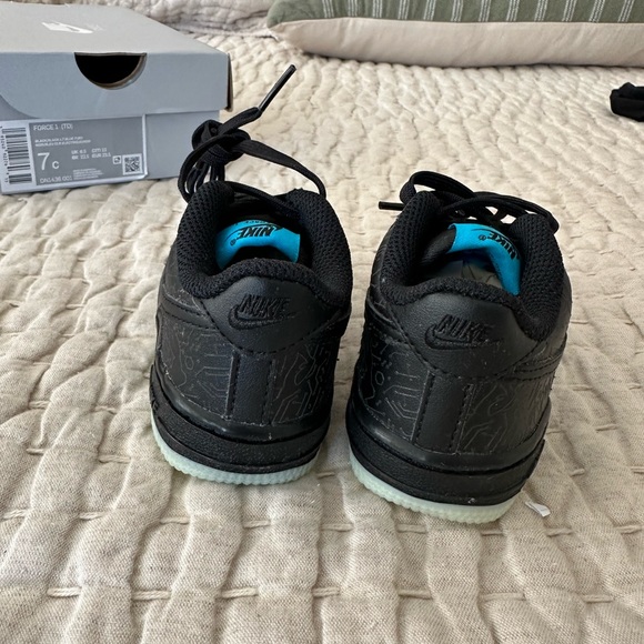 NIKE Air Force 1 Special Edition Toddler Sneakers NWT - Picture 3 of 7